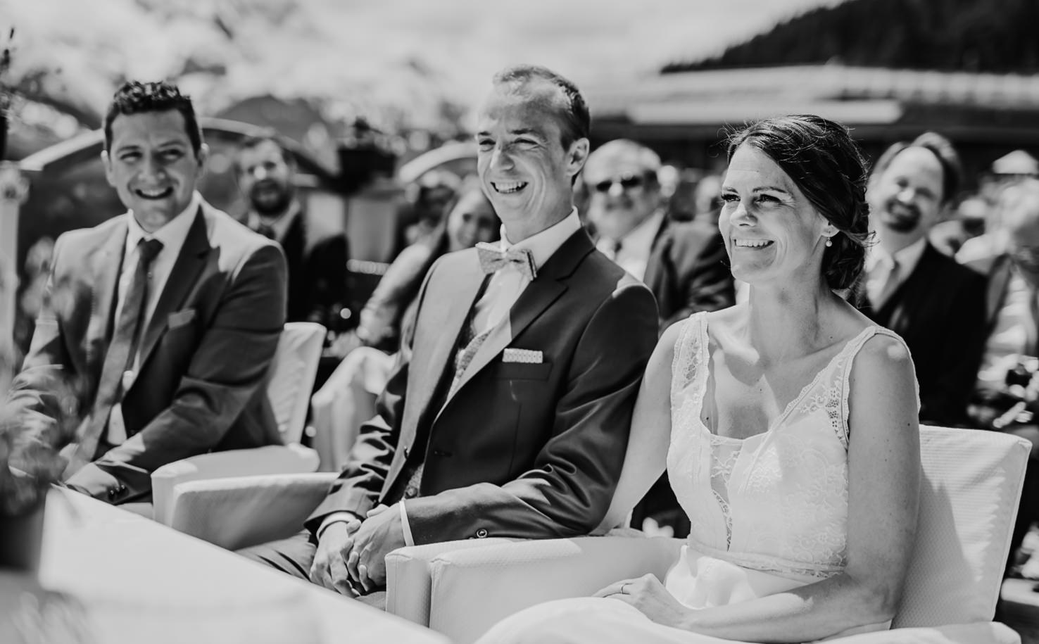 Heiraten am Berg - romantische Alpenhochzeit im Zillertal auf der Rösslalm und im Regionalmuseum, professionelle Hochzeitsfotos von Mica Zeitz von Jung und Wild design