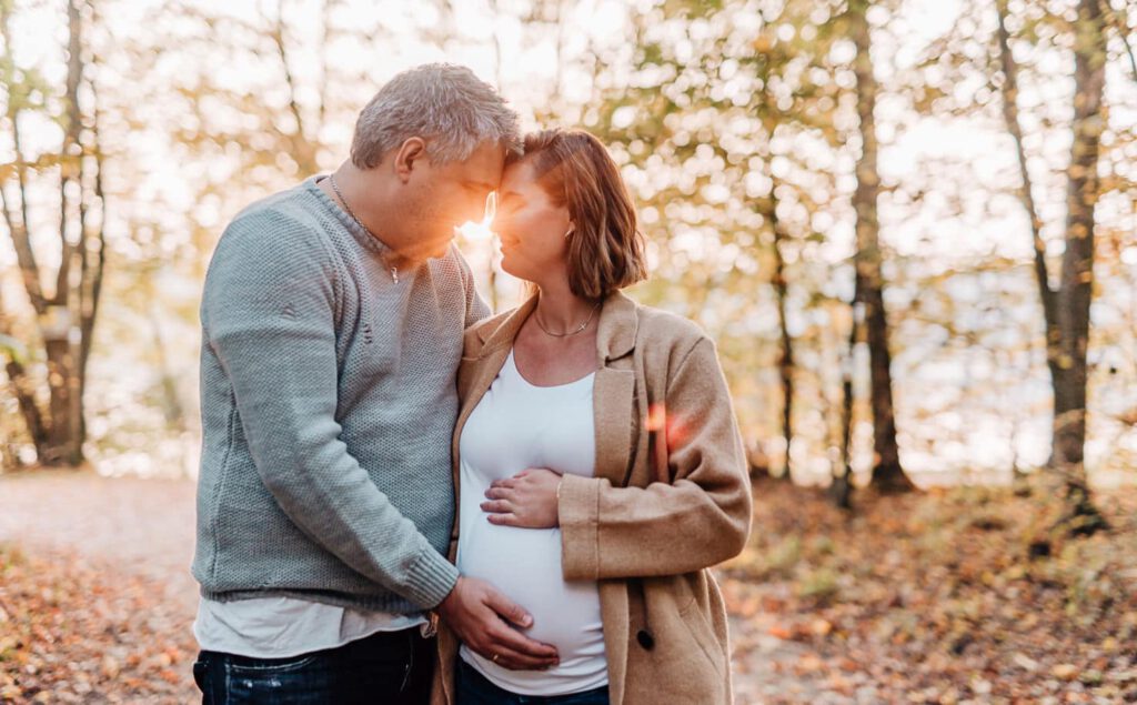 Babybauchfotos, professionelle Schwangerschaftsfotos, Abendsonnefotos Babybauch Mica Zeitz Fotografie, Ingolstadt, Pfaffenhofen, Geisenfeld