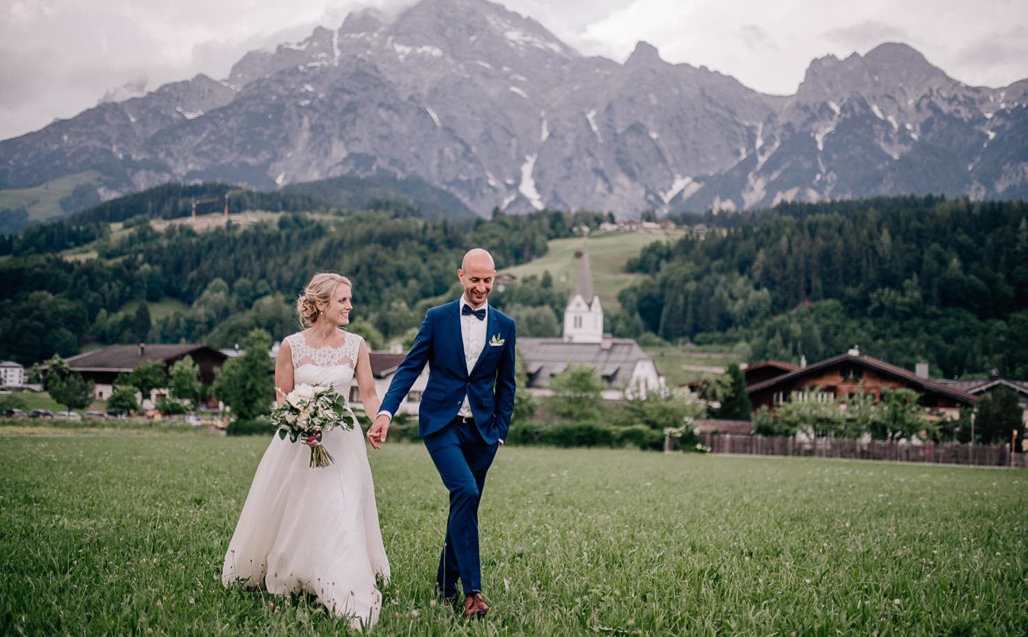 Hochzeitsfotos in den Alpen, Alpenhochzeit in Leogang, Kirchenwirt, Hochzeitsfotografin Mica Zeitz Jung und Wild design, Hochzeitsreportagen in München, Scheyern, Pfaffenhofen, Ingolstadt, Augsburg