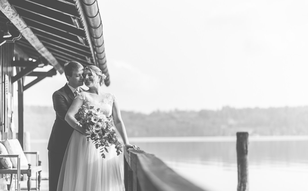 Hochzeitsportraits am Starnberger See im LaVilla am Steg, Weddingshoot mit Sonne im Herbst, Jung und Wild design, Starnberger See