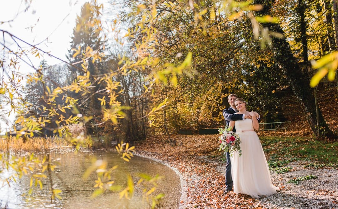 Hochzeitsportraits am Starnberger See im LaVilla am Steg, Weddingshoot mit Sonne im Herbst, Jung und Wild design, Starnberger See