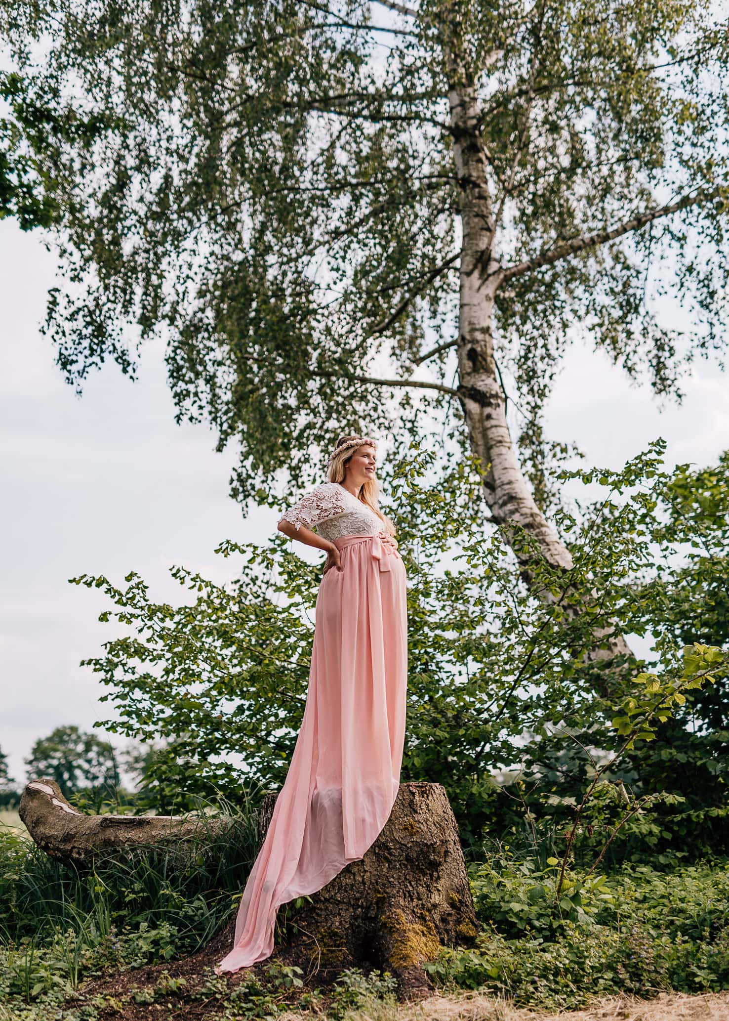 Schwangerschaftsoutfits für dein Babybauchshooting - Langes Kleid mit Spitze - Mica Zeitz Fotografie, München, Pfaffenhofen, Regensburg, Ingolstadt