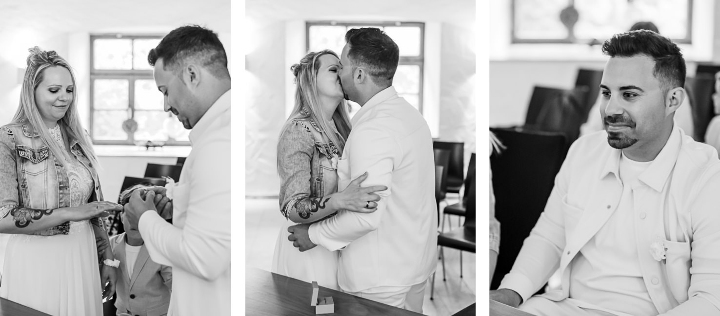Das emotionale Hochzeitsbild von Mica Zeitz zeigt einen romantischen Moment zwischen einem Paar während ihrer Zeremonie, geprägt von Liebe und Zuneigung. Die emotionale Verbindung und der feierliche Rahmen machen dieses Bild zu einem eindrucksvollen Erinnerungsstück eines besonderen Tages.