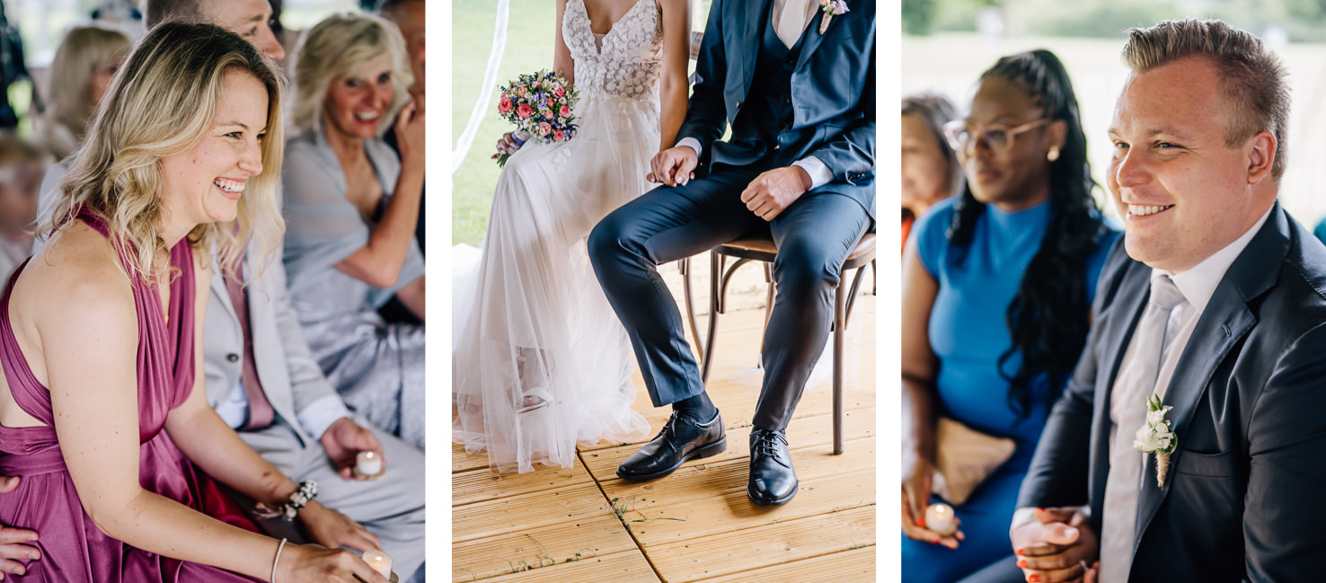 Das Bild von Mica Zeitz fängt die emotionale Stimmung einer Hochzeitszeremonie ein, in der glückliche Gesichter und liebevolle Details harmonisch zusammenkommen. Die Kombination aus eleganten Outfits und fröhlichen Ausdrücken unterstreicht die Bedeutung dieses besonderen Anlasses und bietet eine perfekte Kulisse für Hochzeitsfotografie.