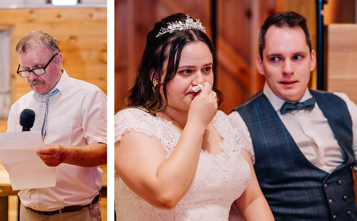 In diesem emotionalen Moment, festgehalten von der Fotografin Mica Zeitz, wird die Braut während einer bewegenden Ansprache sichtbar ergriffen, während der Trauzeuge seine Worte mit Inbrunst vorträgt. Die Szene fängt die tiefen Gefühle und das intime Geschehen einer Hochzeit in einem rustikalen Ambiente ein.